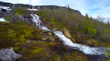 Göl Lovozero vadisinde yürüyüş yolları. Kola Yarımadası. Rusya. 