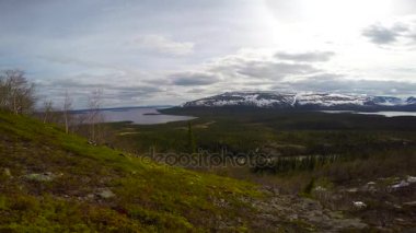 Göl Lovozero vadisinde yürüyüş yolları. Kola Yarımadası. Rusya. 