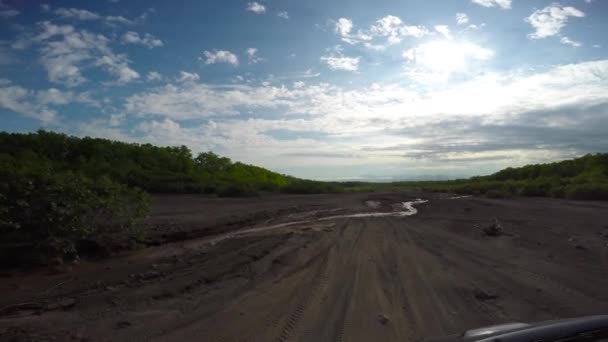 Kamçatka Yarımadası yolculuk. Koryaksky Vadisi ve Avachinsky volkanlar. — Stok video