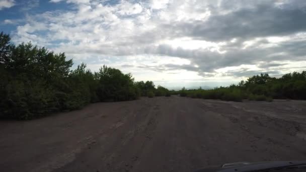 カムチャッカ半島への旅。Koryaksky バレー ・ アバキン火山. — ストック動画