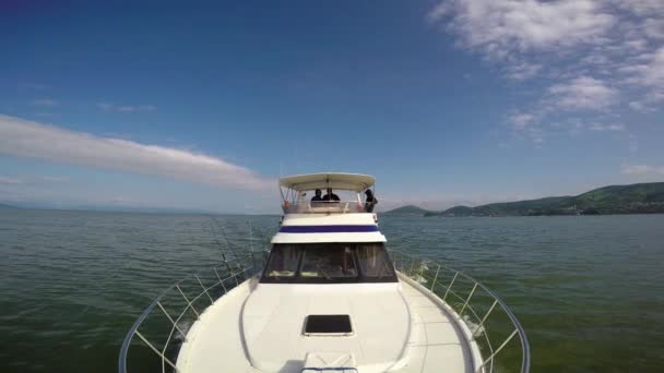 Safari en mer depuis la péninsule du Kamchatka. Russie . — Video