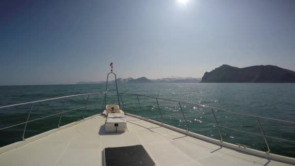 Safari en mer depuis la péninsule du Kamchatka. Russie . — Video