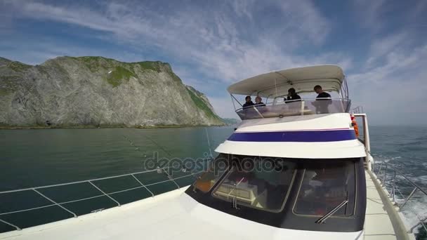 Kamçatka Yarımadası deniz Safari yolculuk. Rusya. — Stok video