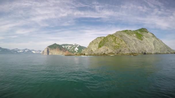 Sea Safari viagem a partir da Península de Kamchatka. Rússia . — Vídeo de Stock