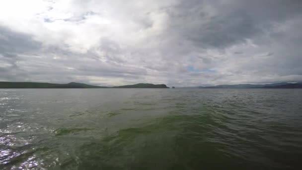 Safari en mer depuis la péninsule du Kamchatka. Russie . — Video