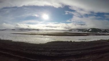 Kamçatka Yarımadası yolculuk. Çevresi Gorely yanardağ. 