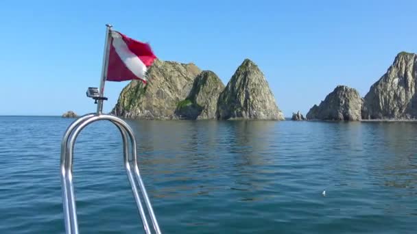 Sea Safari viagem ao longo da Península de Kamchatka. Rússia . — Vídeo de Stock