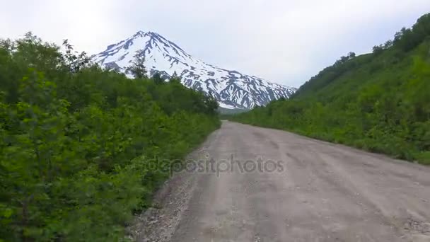 Kamçatka Yarımadası yolculuk. Vilyuchinsky volkan çevresindeki alanı. Rusya. — Stok video