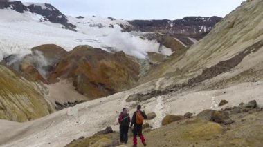  Kamçatka Yarımadası yolculuk. Çevresi Mutnovsky yanardağ. 