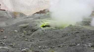 Çevresi Mutnovsky yanardağ. 