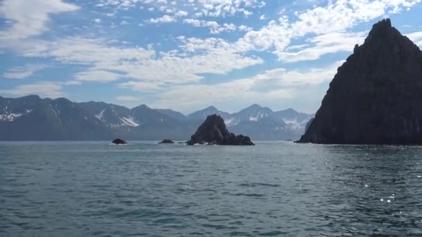 Mare Safari viaggio lungo la penisola di Kamchatka. Russia . — Video Stock