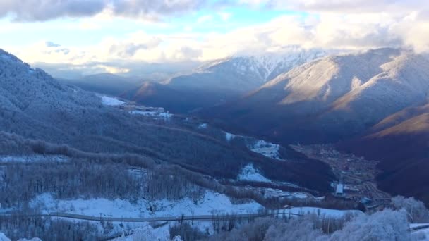 Πλαγιά Του Βουνού Χιονοδρομικό Κέντρο Rosa Khutor Σότσι Ρωσία — Αρχείο Βίντεο