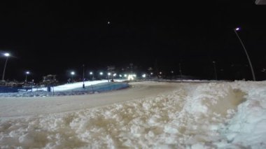 Snowcat çalışma. Dağ yamacı. Kayak Merkezi 