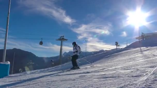 Esqui Downhill Estância Esqui Rosa Khutor Sochi Rússia — Vídeo de Stock