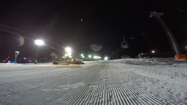 Gato Neve Trabalhar Declive Montanha Estância Esqui Rosa Khutor Sochi — Vídeo de Stock