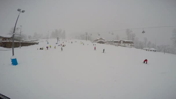 Sneeuwval Berghelling Skigebied Rosa Choetor Sotsji Rusland — Stockvideo