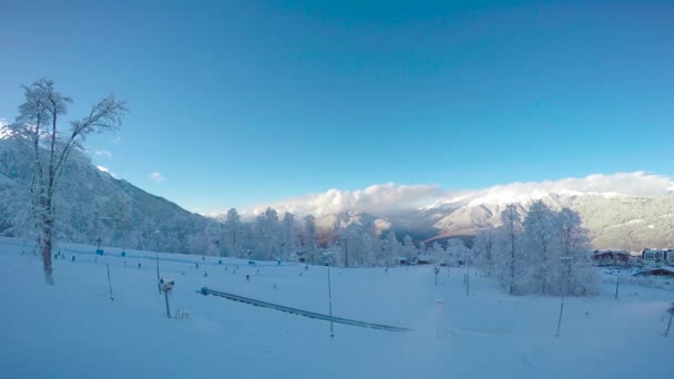 Pendiente Montaña Estación Esquí Rosa Khutor Sochi Rusia — Vídeo de stock