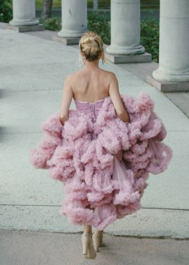 Gelin moda. Genç gelin çalışan portre.
