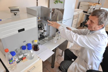  Gıda testleri için kimyasal laboratuvar.