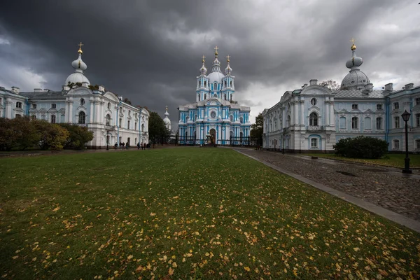 São Petersburgo Rússia Outubro 2016 Catedral Smolny Igreja Ortodoxa Faz — Fotografia de Stock