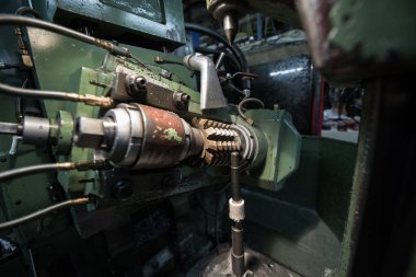 Değirmen makinesinin işletim mekanizması