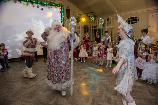 Çocuklar Noel kutlaması