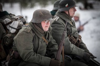 Sovyet ve Nazi askerleri arasında mücadele yeniden inşası