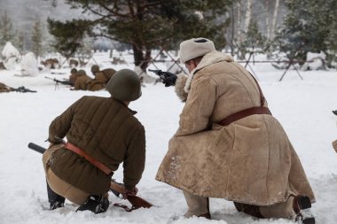 Sovyet ve Nazi askerleri arasında mücadele yeniden inşası