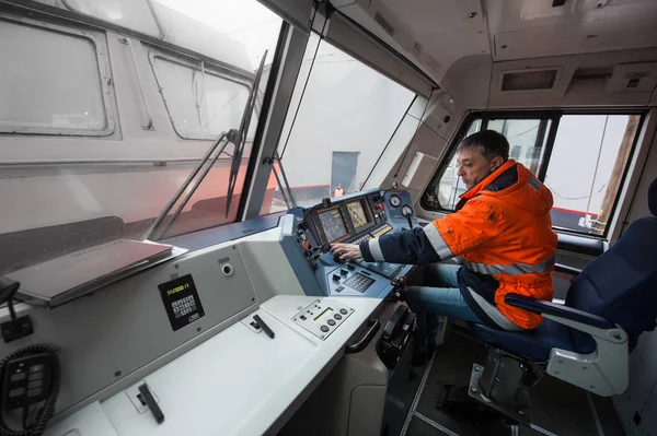 Cabina del salpicadero moderna locomotora eléctrica de alta velocidad EP-2 — Foto de Stock