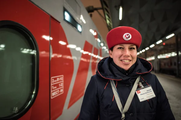 Portret konduktor w pociągu — Zdjęcie stockowe