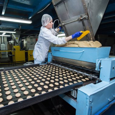 çok tatlı pasta yemek fabrikası büyük üretim