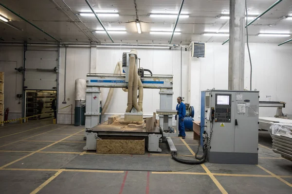 Büyük odun değirmeni makinesi — Stok fotoğraf