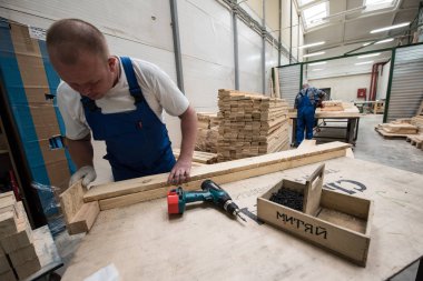 mobilya imalatı. Sunta levha işleme