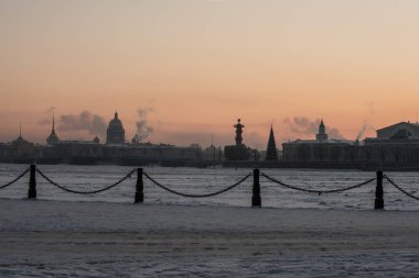 St. Petersburg. Soğuk kış akşam