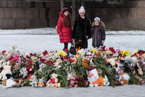 день траура. Трагедия в Кемерово. возложение цветов
