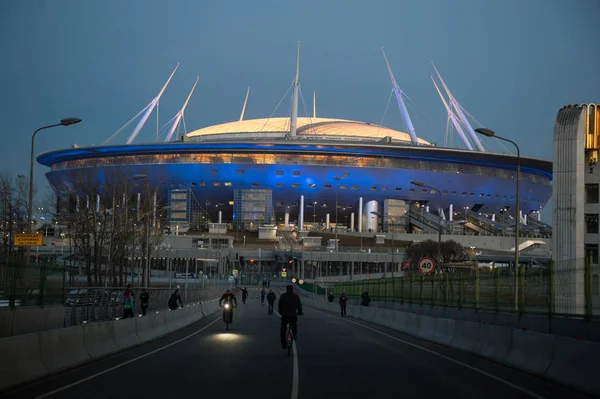 Nacht uitzicht van Zenit Arena / nieuwe voetbal stadion in St. Petersbur — Stockfoto