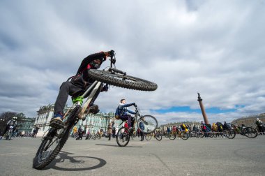  Bir Bisiklete binme günüm bir eğitim ve Kültür Festivali 