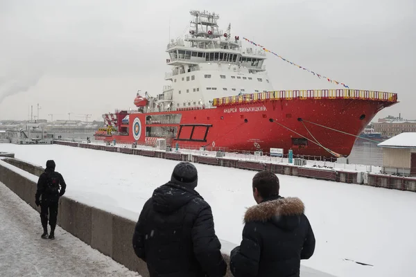 Nuevo rompehielos Andrei Vilkitsky. Esta es una nave de alta tecnología ingenio — Foto de Stock