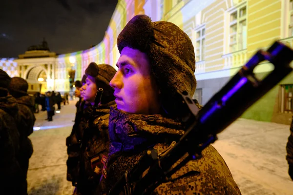 Вечірній тренувальний парад, щоб відзначити зняття блокади С. — стокове фото