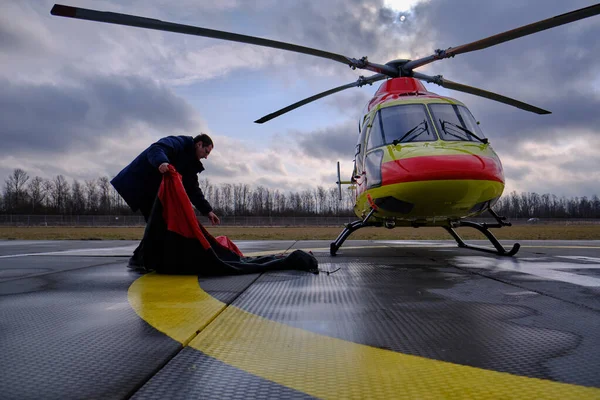 Petersburg Russland März 2020 Hubschrauber Des Nationalen Luftrettungsdienstes Auf Der — Stockfoto