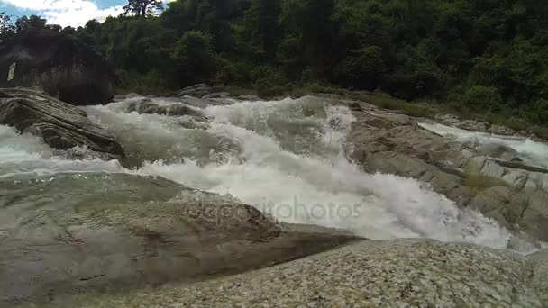 Mountain river in Vietnam. — Stock Video