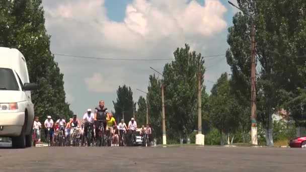 Masa roweru jazdę członków. — Wideo stockowe