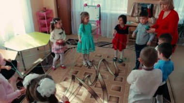 Çocuk konuşma gelişimi için oyunlar.