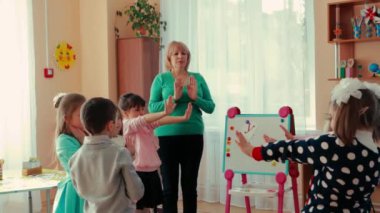 Çocuk konuşma gelişimi için oyunlar.