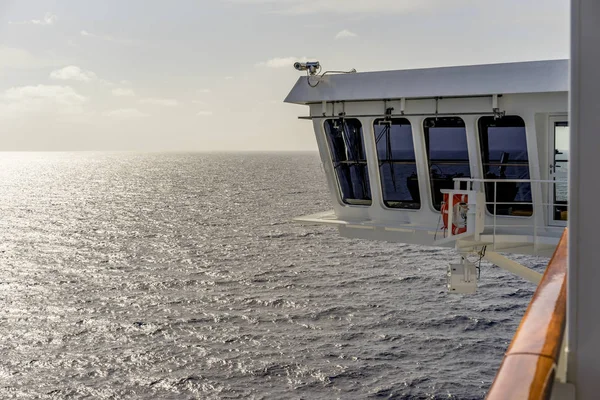 Observation deck sticking out from side of boat — Stock Photo, Image