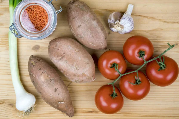 Ev yapımı tarifi için taze yemek malzemeler