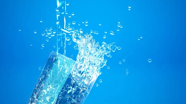 Schönes Glas, das kaltes Wasser gegossen hat, blauer Hintergrund. — Stockfoto