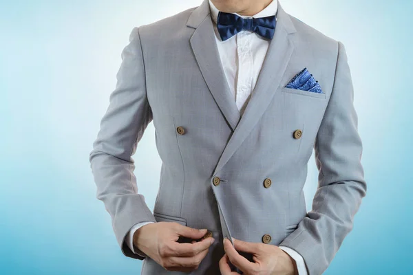 Traje gris textura a cuadros, corbata, bolsillo cuadrado — Foto de Stock