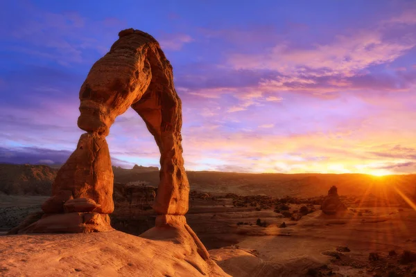 Coucher de soleil doux et léger de Delicate Arch Utah — Photo