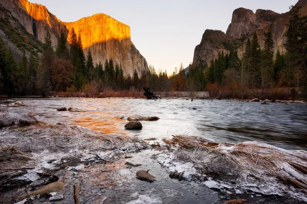 Valley View Parque Nacional Yosemite California EE.UU. —  Fotos de Stock